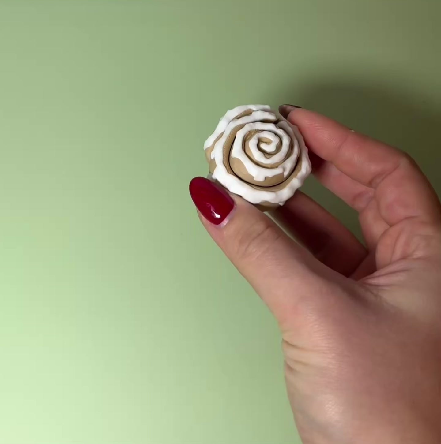 cinnamon bun clicker –  3D printed flexi fidget clicker toy by Fidglets